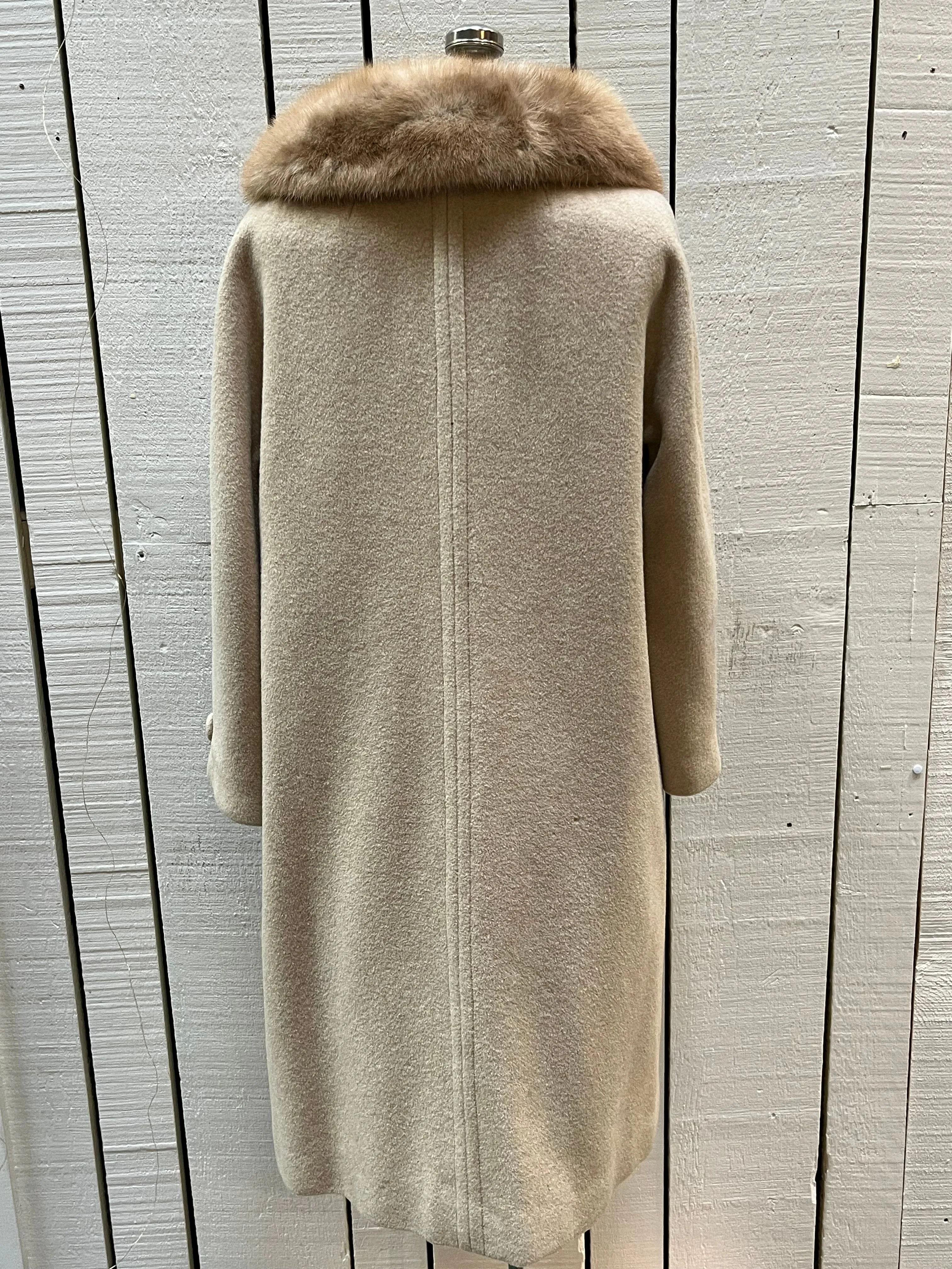 Vintage 50’s Primrose for Mills Bros Camel Hair Coat with Blonde Fur Collar, Made in Canada, Chest 44”