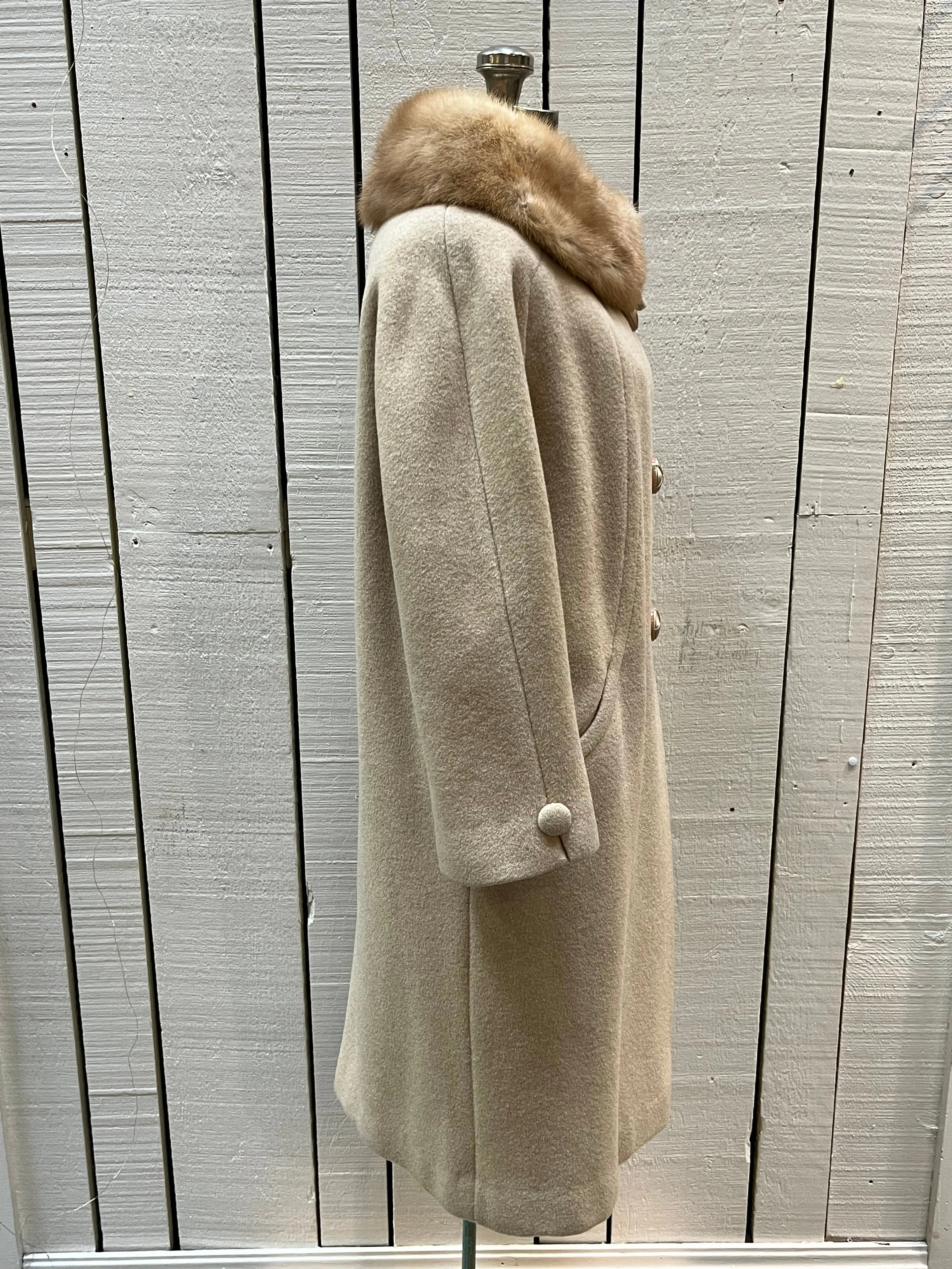 Vintage 50’s Primrose for Mills Bros Camel Hair Coat with Blonde Fur Collar, Made in Canada, Chest 44”